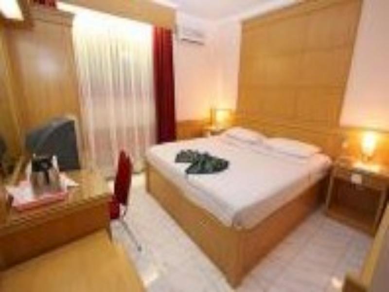 Hotel Hangtuah Padang  Exterior photo