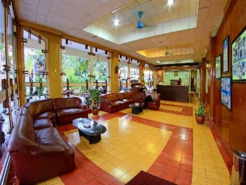 Hotel Hangtuah Padang  Exterior photo