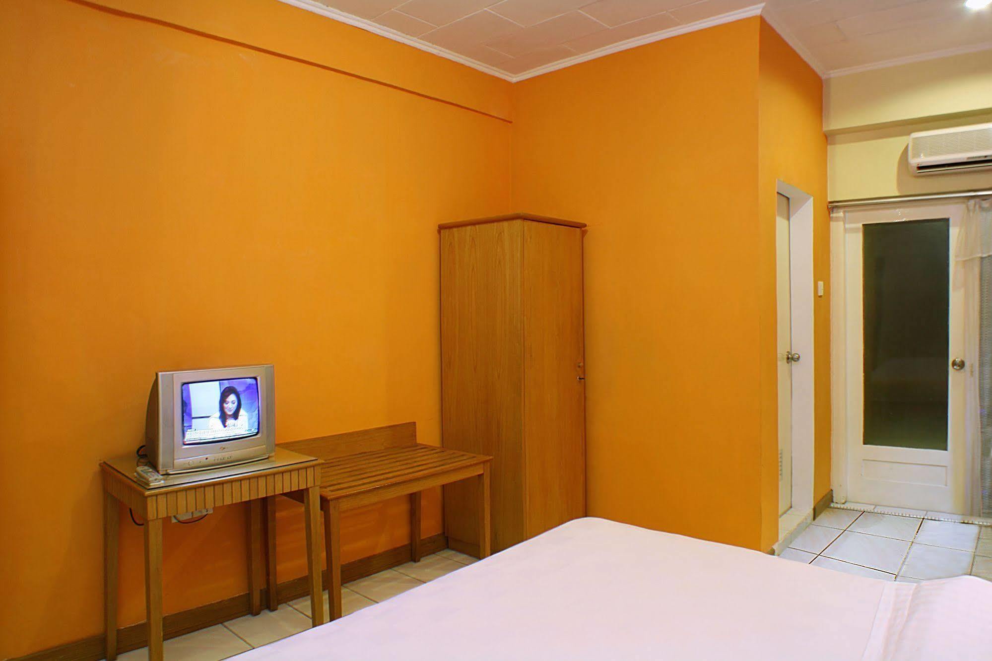 Hotel Hangtuah Padang  Exterior photo