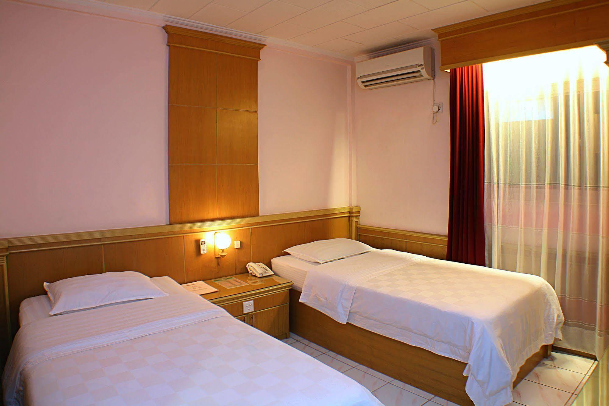 Hotel Hangtuah Padang  Exterior photo