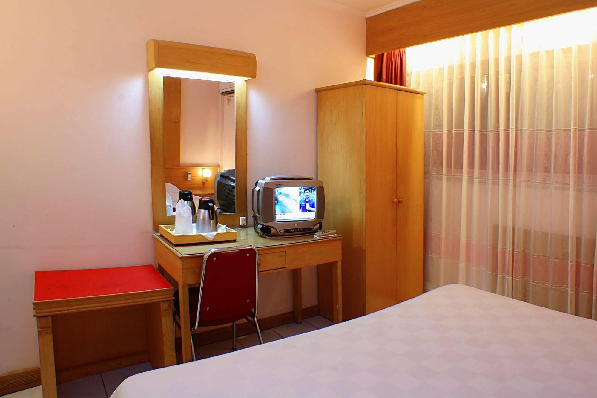 Hotel Hangtuah Padang  Exterior photo