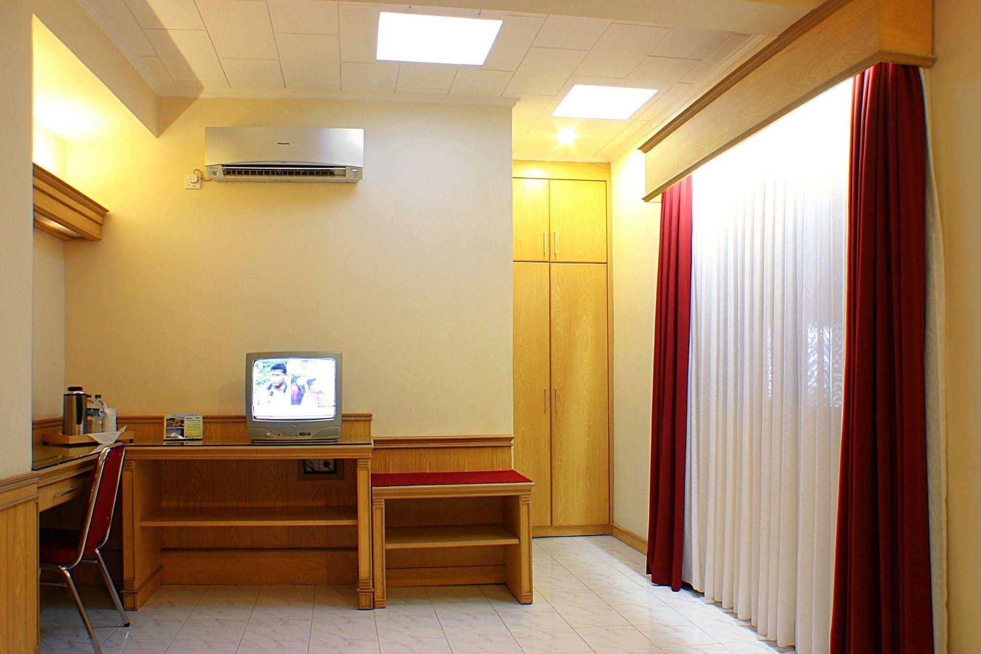 Hotel Hangtuah Padang  Exterior photo