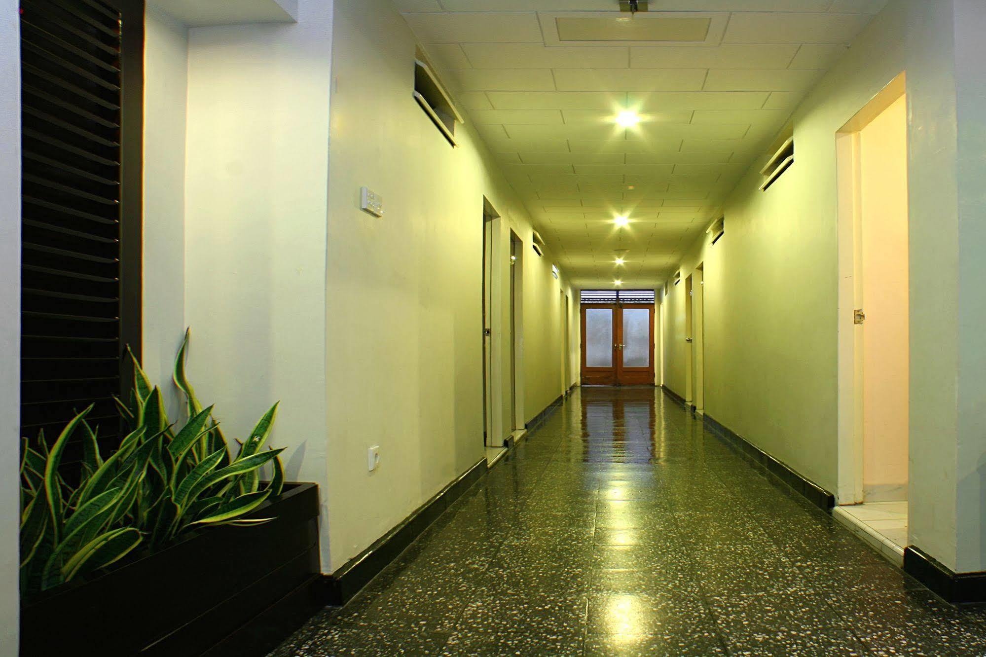 Hotel Hangtuah Padang  Exterior photo