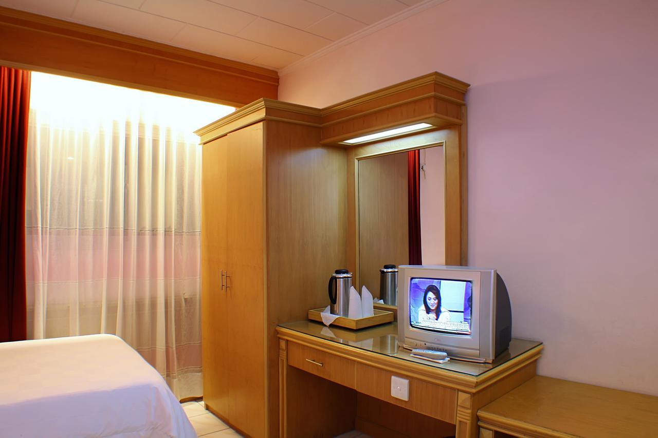 Hotel Hangtuah Padang  Exterior photo