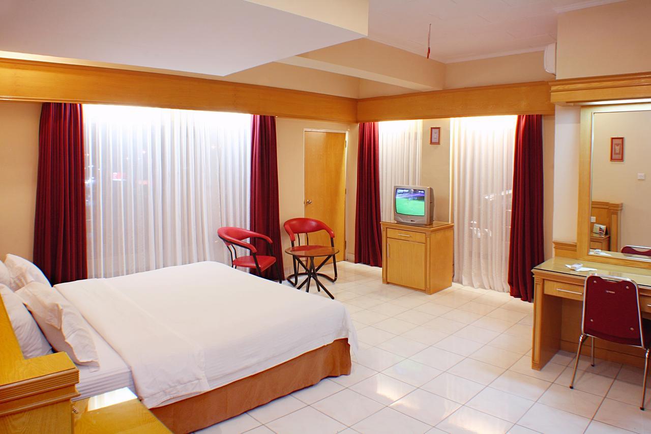 Hotel Hangtuah Padang  Exterior photo